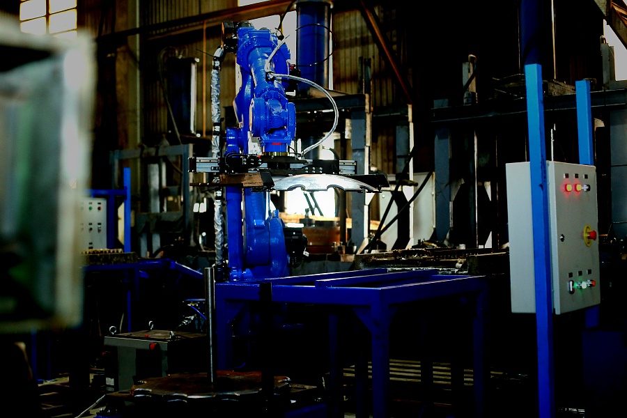 Алмаз роботизировали линию закалки запасных частей